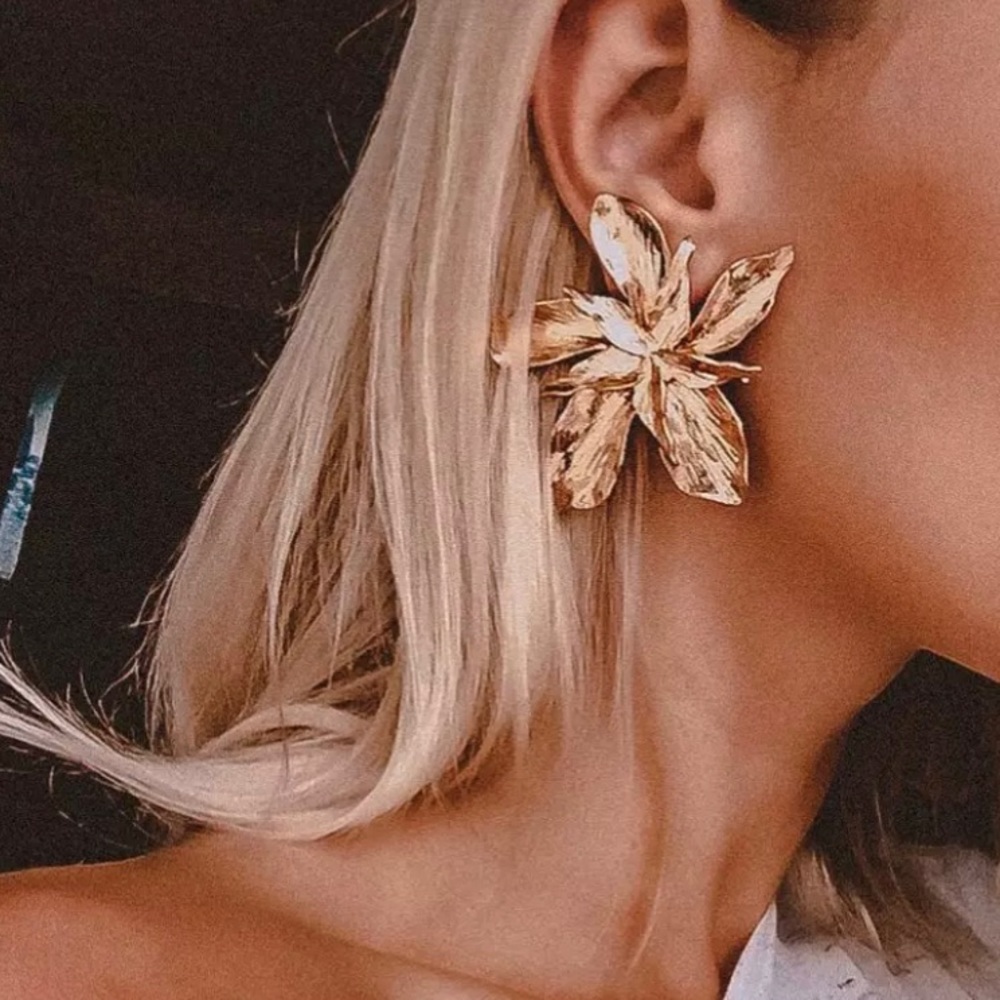 Gold Flower Earrings
